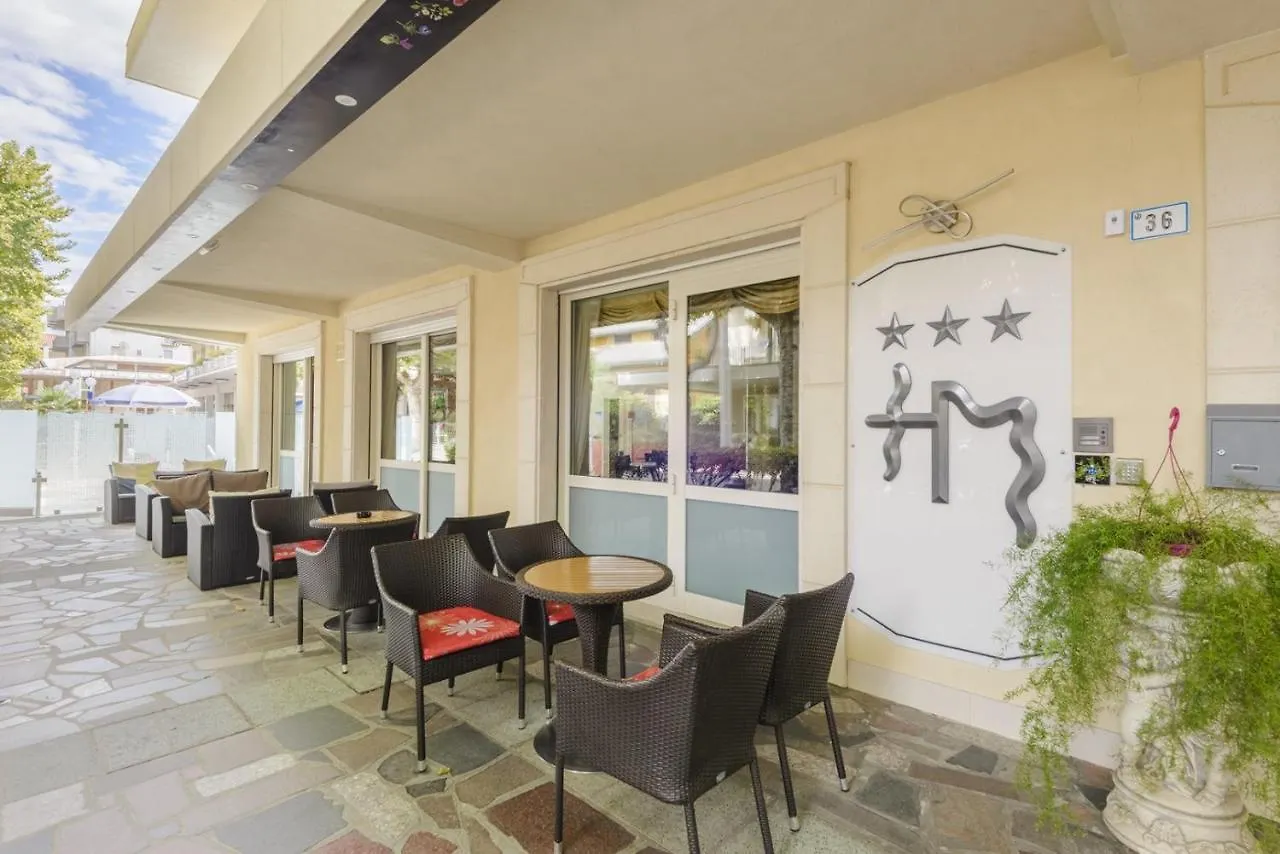 Hotel Madison Μπελάρια-Ιτζέα Μαρίνα 3*,